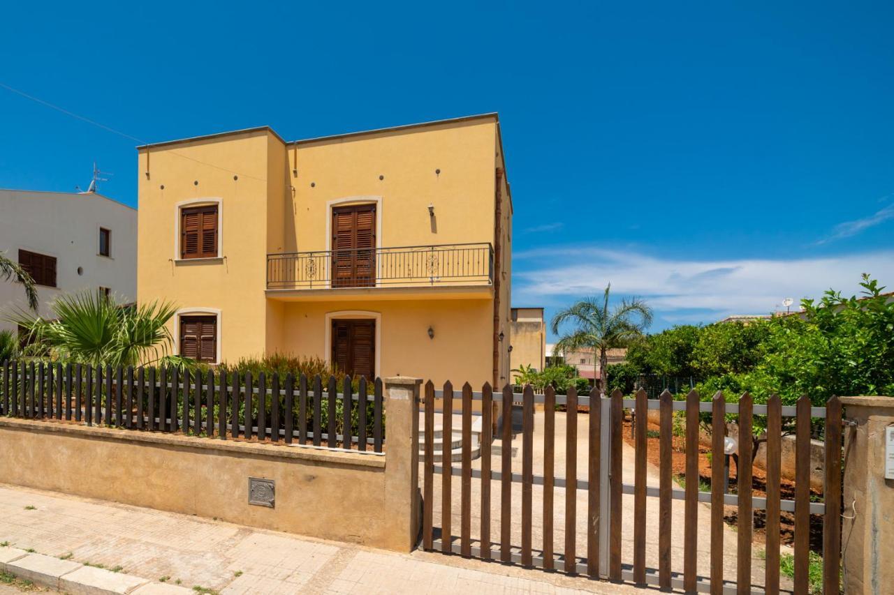 Perla Di Mare Appartamenti Castelluzzo Exteriér fotografie
